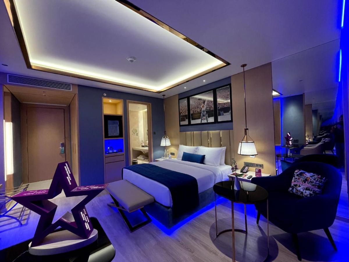 Planet Hollywood Thane Ngoại thất bức ảnh
